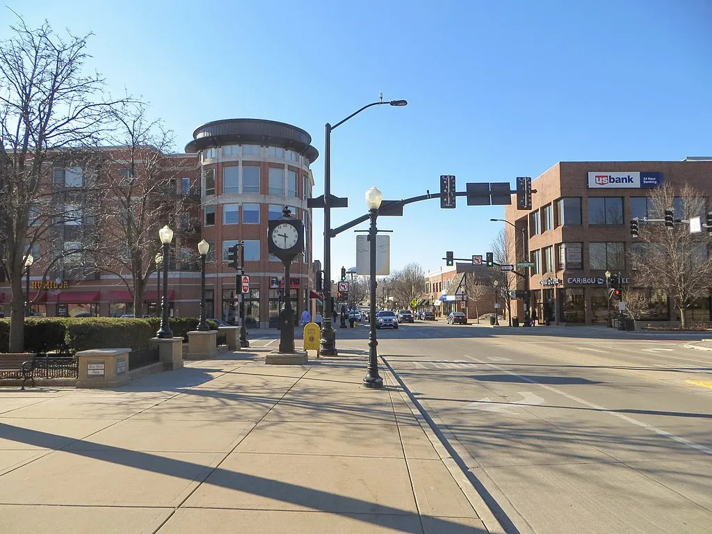 Downtown Downers Grove business district – supported by Managed IT Services in Downers Grove.